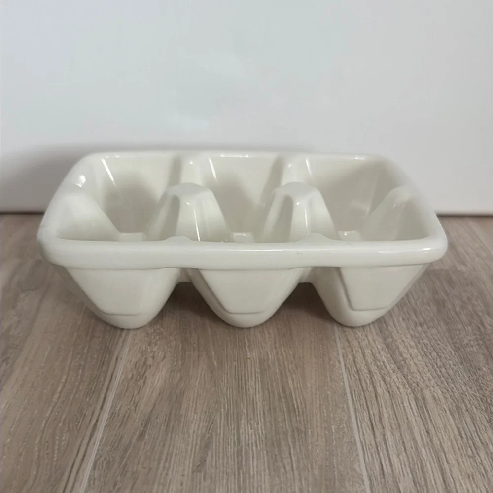 Williams Sonoma Cream Egg Holder